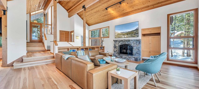 Pet-Friendly Home: Deck, 1 Mile to Alpine Meadows in Alpine Meadows