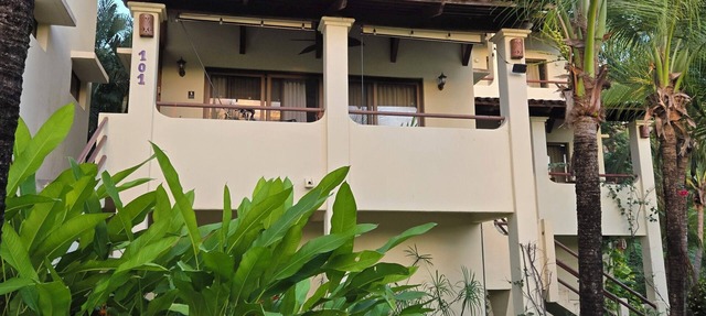 Playas de Coco Guanacaste. Long & Short Term Cozy 2-bedroom condo. Pet friendly. in Coco