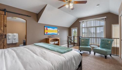 Prairie Oasis I Sleeps 16 l BBQ & Patio l Smart TV in Sylvan Lake