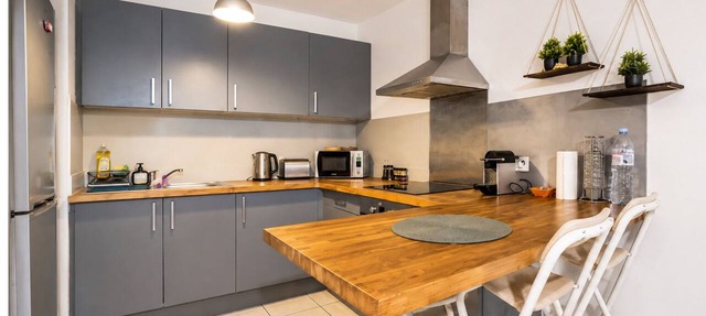 Premium 2-Bedroom Apartment - Genève Express - Train station 200 meters away on foot in Bons-en-Chablais