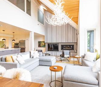 Premium 4-Bedroom Chalet in Whistler
