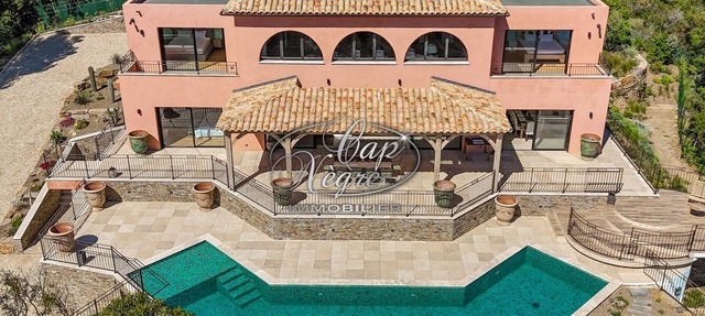 Prestigious property with a pool and panoramic sea view in Cap Nègre in Le Lavandou