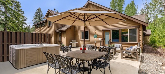 Private 5 Acre Fall Favorite Hang Out + Benefits Early Check In in Ronald