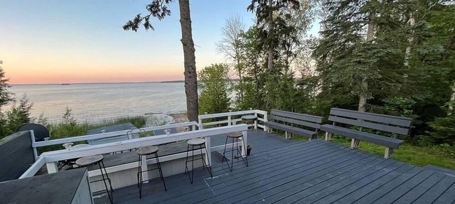 Private cottage on Eagle Lake in Machin