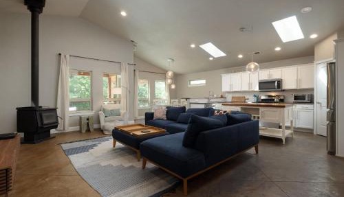 Private Hot-Tub- 3 BDR for 8 Pet's OK in Bend