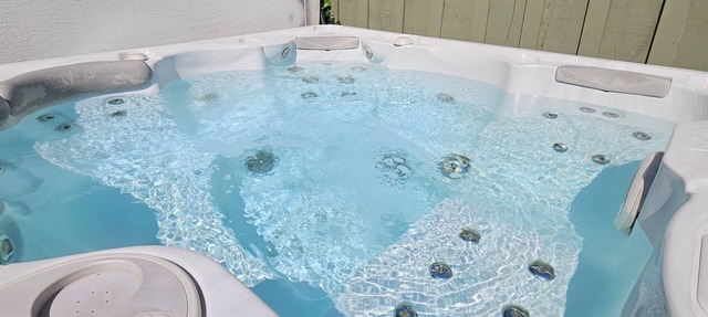 Private, Modern Boho Detached Suite w/Hot Tub in Williamswood