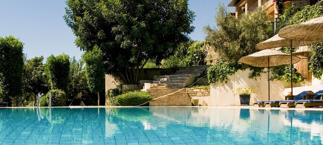 Private property with panoramic views, huge pool in Evrenseki