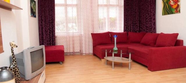 Raisa Bright friendly 3-room apartment with garden entrance in Pressbaum