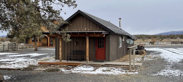 Ranch Bunkhouse - beautiful views, working ranch experience! in Powell Butte