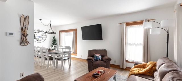 -RARE- In-Village rental! 4-Bedrooms w HOT TUB & AC in Ellicottville