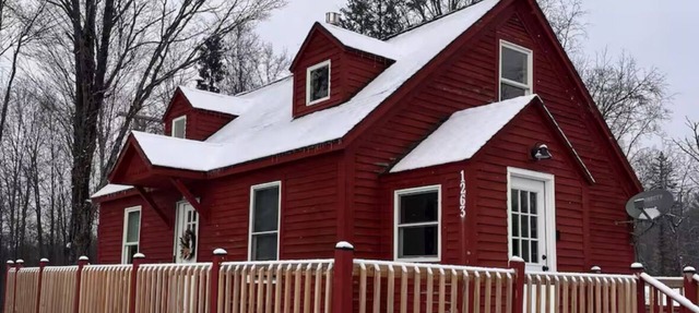 Red Country Escape with Mountain Views in Eagle Bridge