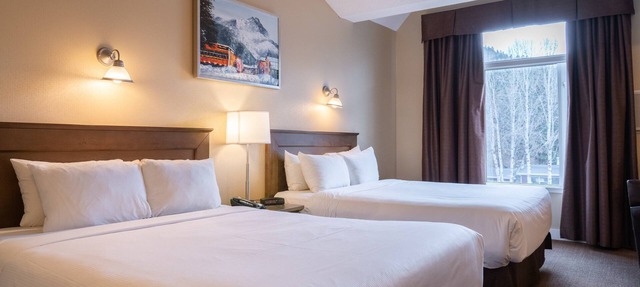 Relaxing Mountain Getaway! Superior Room in Banff