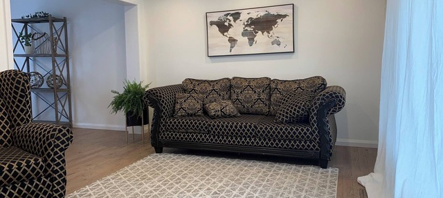 Relaxing retreat with active options: Modern Bungalow near trails and park in Wingham