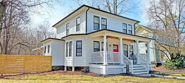 Renovated home seconds from town in Woodstock