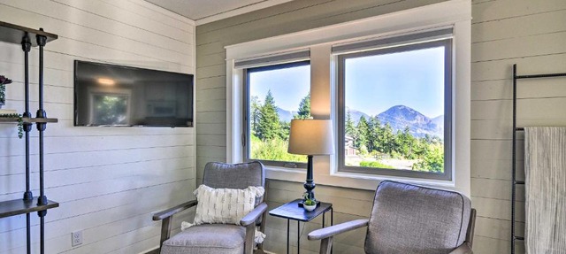 Scenic Studio w/Loft & View of the Columbia River in Carson