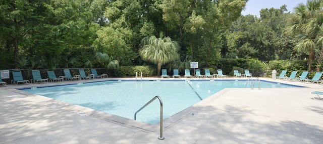 SeaPines, Updated, Golf view, On site pool, Pet friendly, Walk to the Beach in Hilton Head