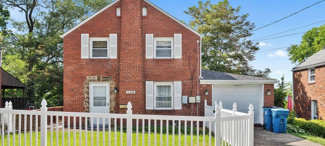 ✰Self Check-In✰Backyard✰Decks✰Full Kitchen✰W/D✰Smart TVs✰FREE Parking✰Cozy Beds in Verona