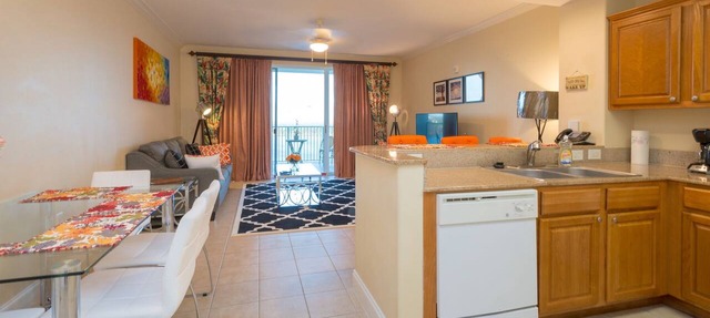 Sensational Water View 1 Mile to Disney Newly Renovated Superb Location in Orlando