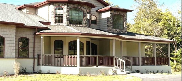 Serene Haven-An Exotic Villa with Hot Tub in Albrightsville