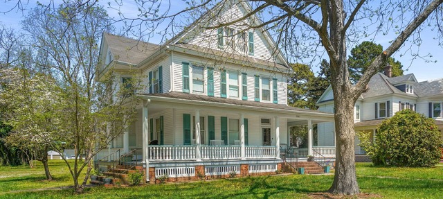 Shore Reflections | Restored Victorian Retreat Near Cape Charles, Spacious & Charming in Cape Charles