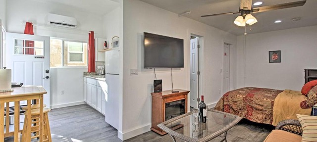 Sleek Studio with Grill - 1 Miles to Balboa Park! in San Diego