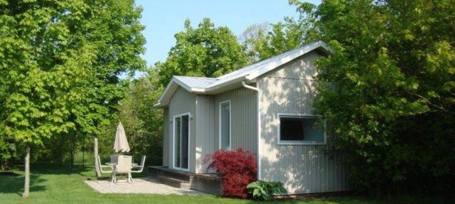 Small family? Nature lover? Birder? Writer? Hiker? Stargazer? WELCOME! in Georgian Bluffs