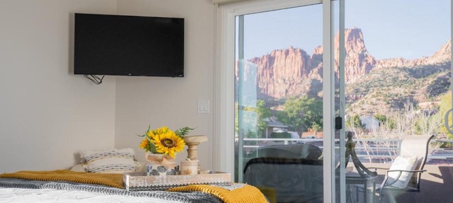So Zion Painted Desert-4Bed, 3Bath, Hot Tub, Deck in Hildale
