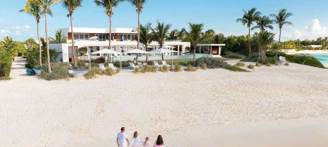 Sole E Mare in Leeward Settlement