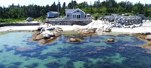 South Shore Beach Cottage in Lower Prospect