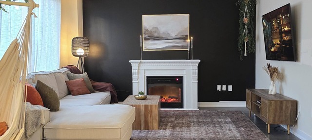 Spacious 2800 sqft home,18 mins to the falls & wineries. Perfect for families! in Thorold