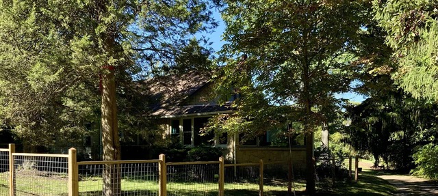 Spacious 3 BDR 3 BA 2 Acre property one minute from Lake Michigan-Dog Friendly! in Coloma