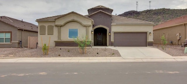 Spacious 4 Bdrm 3 Bath house in the quiet Saguaro Bloom community in Marana