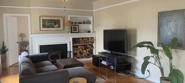 Spacious and Bright! Walk Everywhere! The Eugene Vintage Bungalow in Eugene