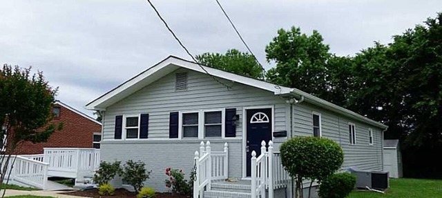 Spacious Family Stay, Large Dining, 3 Cozy Bedrooms, Home Near Buckroe Beach in Hampton