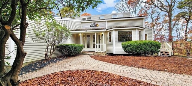Spacious Lake House for Large Groups w Private Acre+ short path to Lake in Barnstable