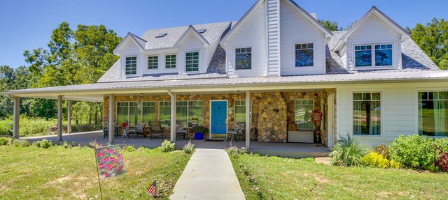 Spacious & Secluded Shook Home w/Private Hot Tub! in Shook