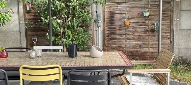 Spacious Waterfront House with Jacuzzi for Families and Friends in Nargis
