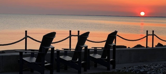 Steps to Point Pelee | Waterfront 3BR w/Fire Pit in Leamington