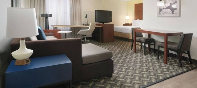 Studio Suite Near Glazer's Beer and Beverage DAL in Dallas