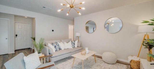 Stunning 4BR 2BA Hot Tub Cozy Holiday Home in Plano in Plano