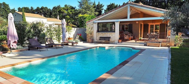 Stunning home in Paradou in Paradou