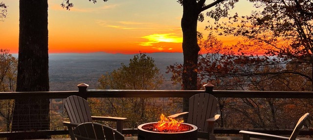 Stunning Mountain Views Sleeps 20 Dog-Friendly Game Room & Fire Pits in Jasper