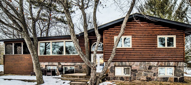 Stunning spacious cottage in Georgian Bay in Nobel
