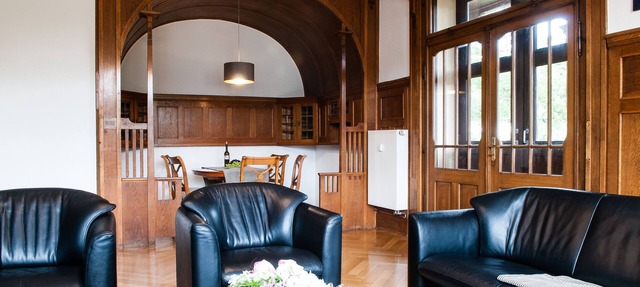 Stylish villa apartment (103 + 109 sqm) in a prime location and short distances to culture / nature in Eisenach