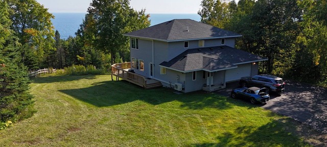 Sweeping lake views-5 min drive to Gooseberry-10 min to Two Harbors-3 bedrooms in Two Harbors