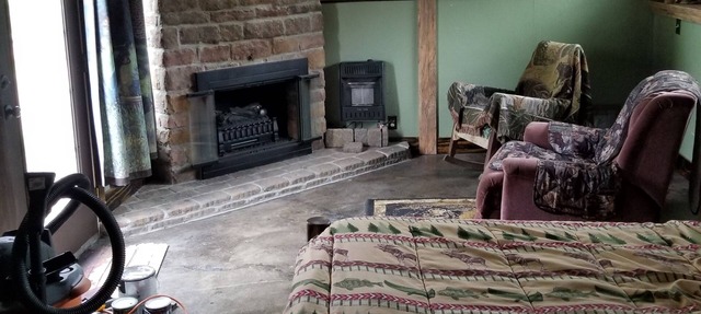 The Bear Hug Room: Perfect for Couples! in Batavia