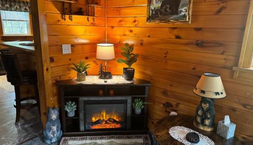 The Lazy Bear Cabin in Long Lake