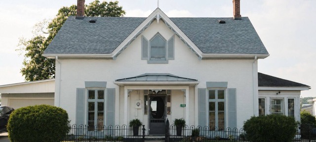 The Mullin House on Wolfe Island - Waterfront, Accommodates 10 in Wolfe Island