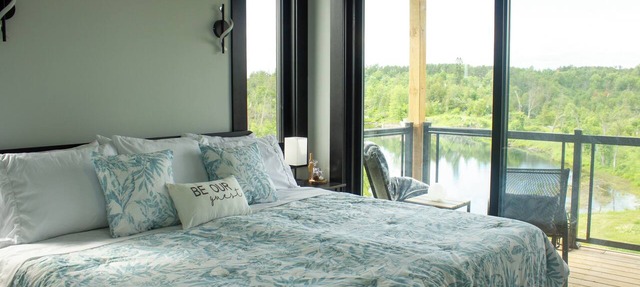 The Rapids | Riverfront Cottage, Hot Tub | Beach in Tweed