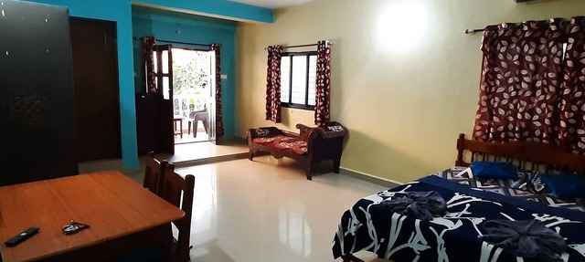 The Relic (Serviced Apartment with private balcony and kitchen.) in Morjim